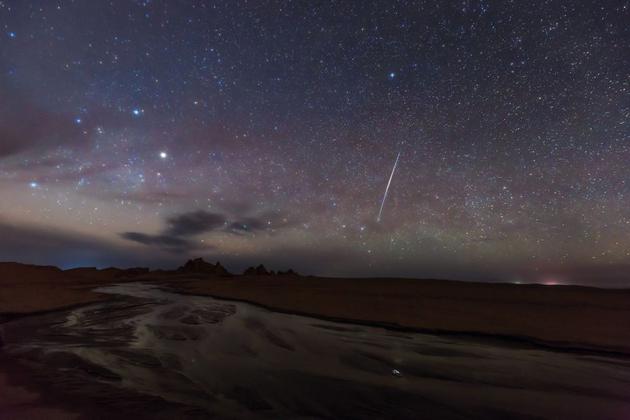 Ŀǰ�����mһ֧�о�С�M�״ΰl(f��)�F(xi��n)���w���������������ƺ�����������������������顱��Ȼ��o��،����������������